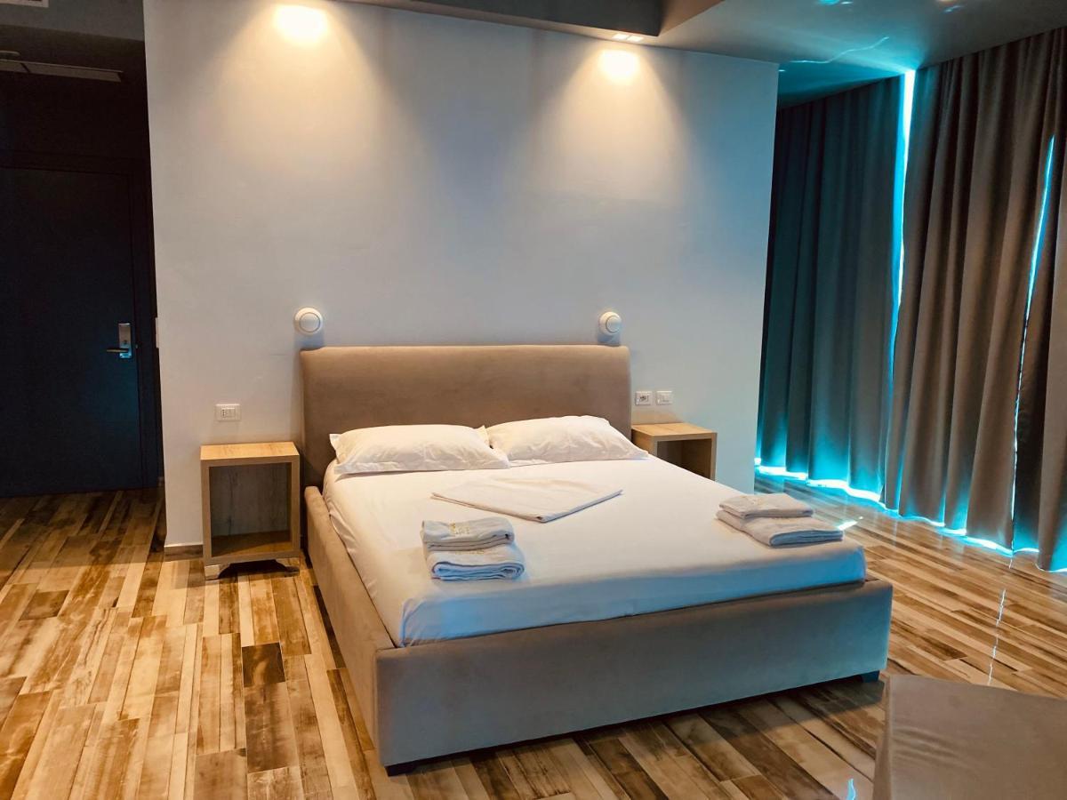 Montecarlo Lungomare Vlorë 外观 照片
